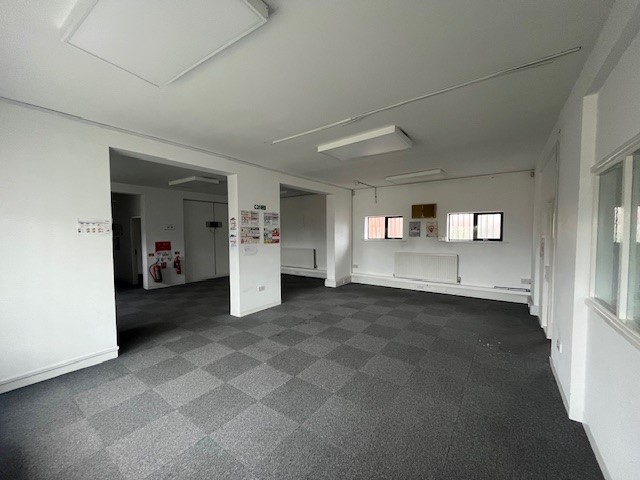 Office in Wednesfield - photo 4